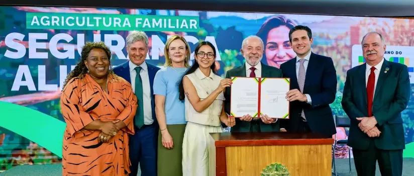 Lula fala em 'rusgas', mas elogia Congresso após vetar mudança na Ficha Limpa