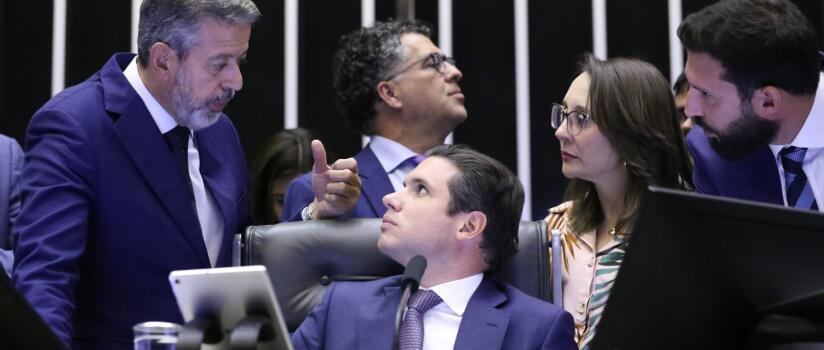 Motta investe em isenção do IR para refutar críticas pela PEC da Blindagem: 'Câmara é amiga do povo'