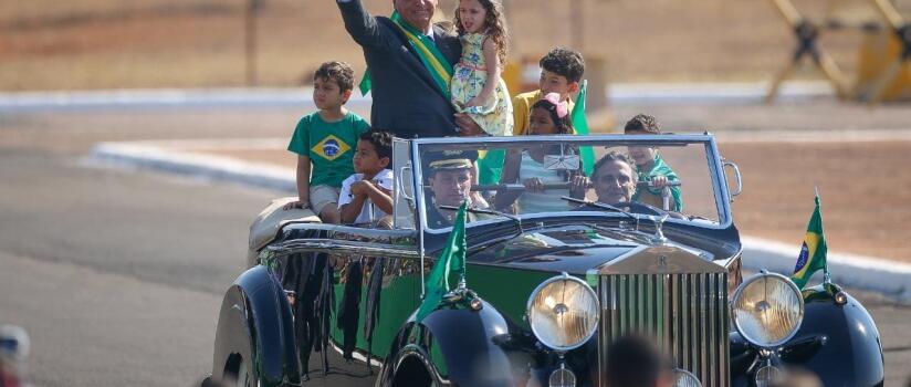 Moraes autoriza Nelson Piquet a visitar Bolsonaro, mas veta Gayer