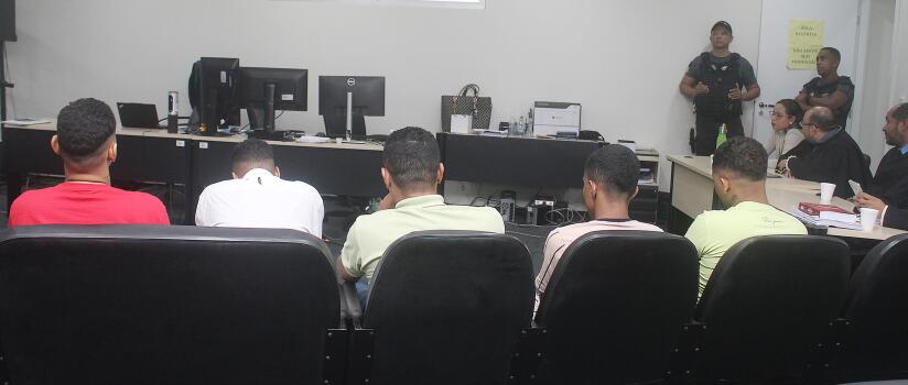 Dupla é condenada a mais de 30 anos por execução de adolescentes em campo de futebol - Jornal Pequeno
