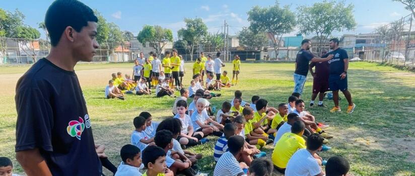 Projeto Construindo Nações impulsiona jovens talentos do futebol em Comendador Soares