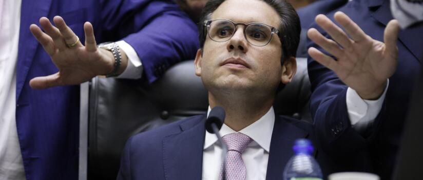 "Polarização": um lado defende a Justiça e o outro, condenados