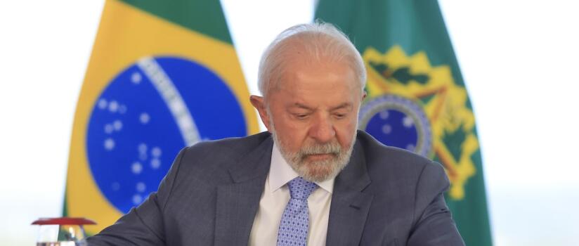 Lula alfineta Tarcísio: 'Já tem gente prometendo indulto se eleito'