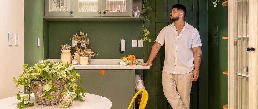 Sofisticação e tropicalismo: por que apagamos as cores da casa brasileira?