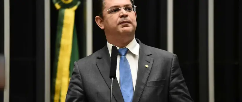 Líder do PL na Câmara admite mudança de cenário para anistia com com novas sanções dos EUA