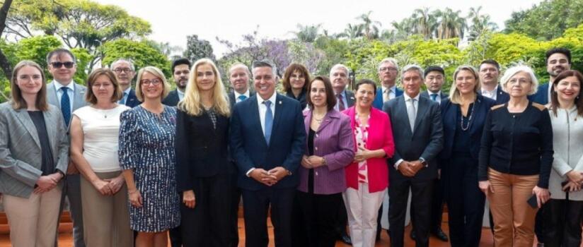 Damião recebe embaixadores da União Europeia na sede da prefeitura