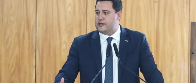 Ratinho Júnior usa IA e aparece como Jedi em vídeo para impulsionar candidatura à Presidência - Jornal de Brasília