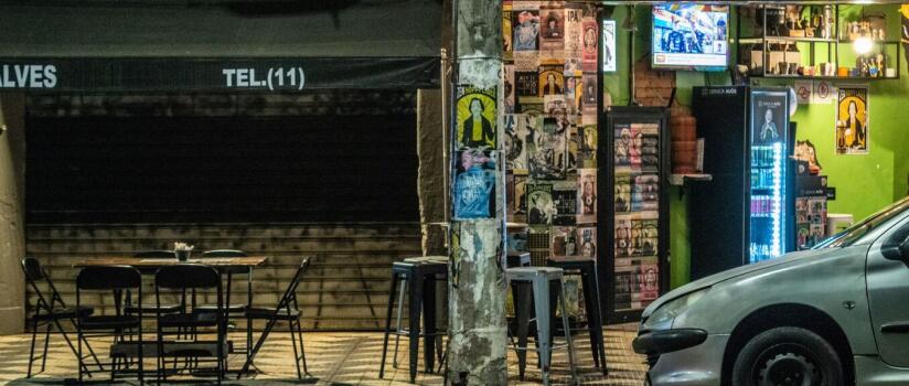 Bares de São Paulo sentem impacto do medo do metanol e mudam cardápio