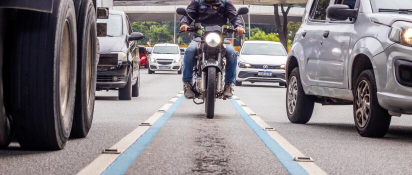 Santos, SP, terá faixas exclusivas para motociclistas; entenda