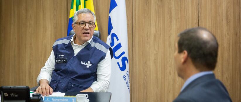 Atraso de governo Tarcísio leva Ministério da Saúde a segurar balanço de intoxicações por metanol