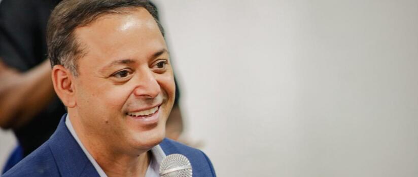 Pesquisa mostra Rodrigo Neves com 72% de aprovação popular em Niterói