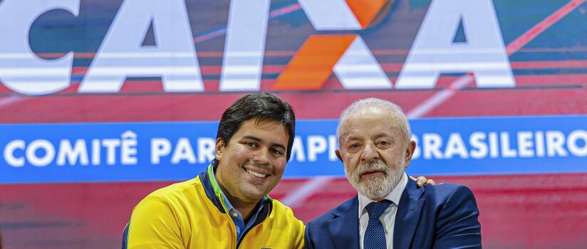 Ameaçado pelo PP, Fufuca diz que 'está com Lula' durante evento no Maranhão