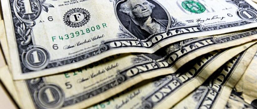 Dólar apaga queda com fala de Powell e fecha estável - Jornal de Brasília