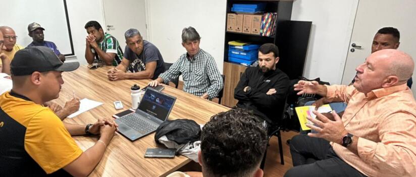 Secretaria de Esporte de Barra Mansa promove encontro com membros do futebol de base para alinhar competições