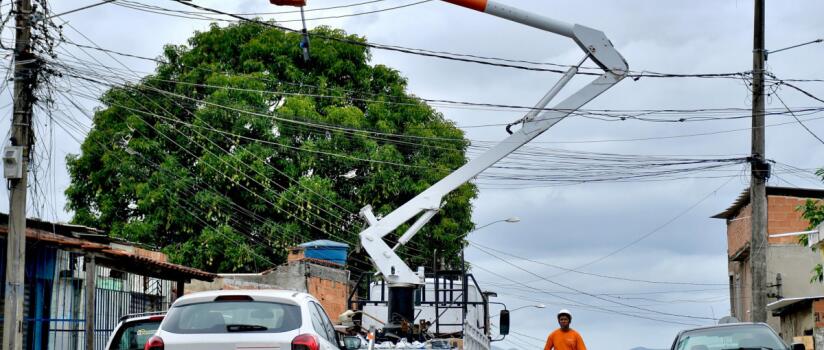 Mutirão de limpeza e instalação de Led no Morro do Castelar