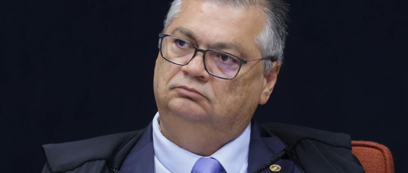 Dino manda abrir inquérito para apurar relatório da CPI da Covid que envolve Bolsonaro