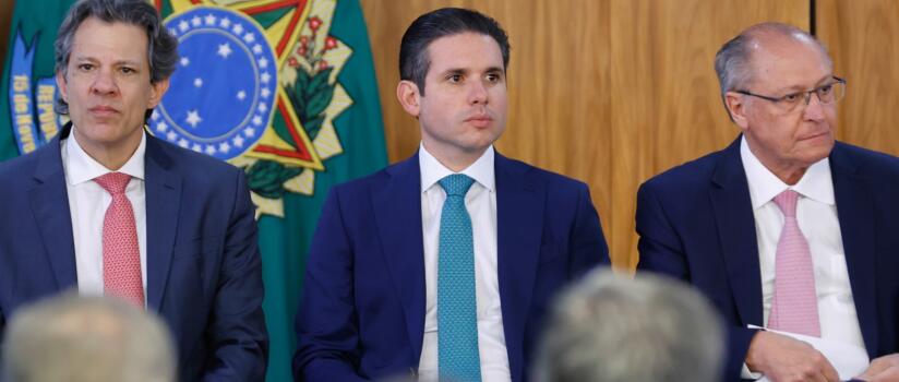 Governo vê prazo se esgotar com ameaça de o Congresso não votar isenção do IR, aposta para eleição