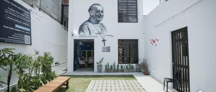 Centro Dom Helder Câmara é reinaugurado no Recife com acervo de 200 mil documentos