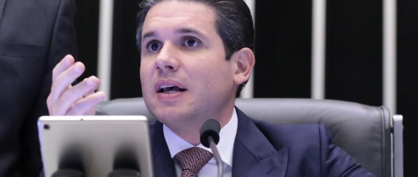 PL que amplia isenção do IR será votado na próxima semana, diz Motta
