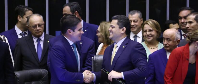 Motta, Alcolumbre e relator de projeto de anistia marcam reunião 'na calada da noite'