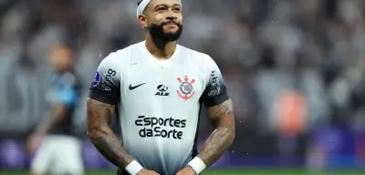 Memphis diz ter passaporte roubado e atrasa chegada à seleção holandesa