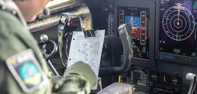 Piloto atira avião com drogas em represa no Amazonas após ser perseguido por caças da FAB