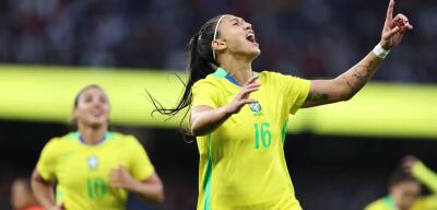 Seleção brasileira feminina supera expulsão e vence amistoso contra a Inglaterra