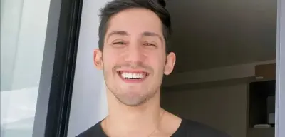 Influenciador Vittor Fernando e ator Gabriel Fuentes são baleados em tentativa de assalto no RJ