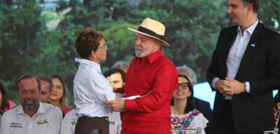 Ministra pressiona Marília por uma candidatura ao governo, mas ouve 'não' da prefeita