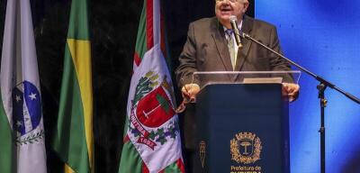 Curitiba homenageia 19 personalidades com a Ordem da Luz dos Pinhais; veja quem são