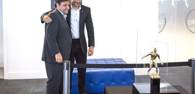 A Tribuna MT - Reparação histórica: Grêmio recebe troféu de supercampeão do Brasil de 1990