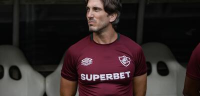 'Jogamos mal do início ao fim', diz Zubeldía após derrota do Fluminense