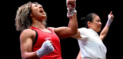 Rebeca Lima vence revanche contra polonesa e é campeã mundial de boxe