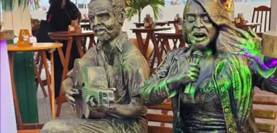 Estátua de Preta Gil é inaugurada em Copacabana ao lado da de Gilberto Gil