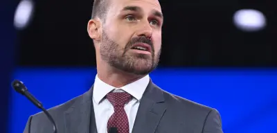 PL vai indicar Eduardo Bolsonaro como líder da minoria para tentar salvar mandato do deputado