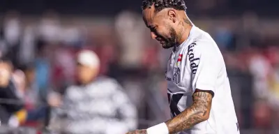 Neymar perde novo clássico por lesão e vê seleção brasileira mais distante