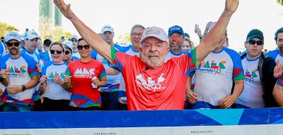 Lula faz provocação a Bolsonaro, durante corrida em comemoração aos 95 anos do MEC