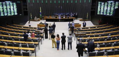 STF atende Alcolumbre e mantém número de deputados por estado para 2026