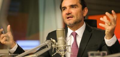 De saída do governo por pressão do União Brasil, Celso Sabino promete fidelidade a Lula