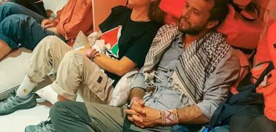 Brasileiros da flotilha presos em Israel não têm previsão de soltura, e 4 estão em greve de fome