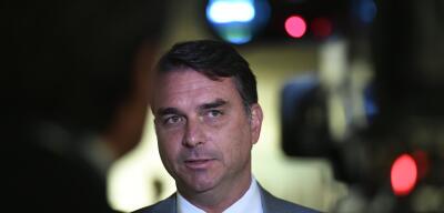 Flávio Bolsonaro insiste em candidatura do pai e expõe impasse na direita para 2026