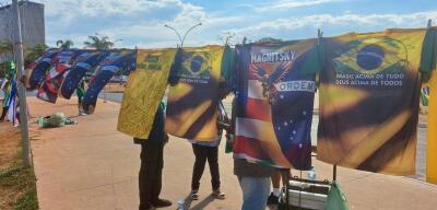 Camisetas da Magnitsky, Trump 2028 e bandeira dos EUA: as referências de ato por anistia em Brasília