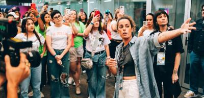 The Town 2025: A quatro dias para o show de Backstreet Boys, fãs da banda participam de visita na Cidade da Música | Diário Carioca