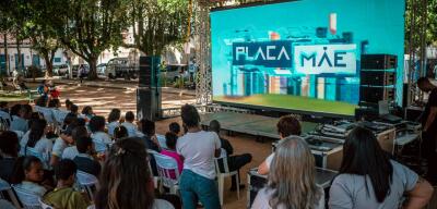 Caravana Firjan SESI leva cinema gratuito para Magé