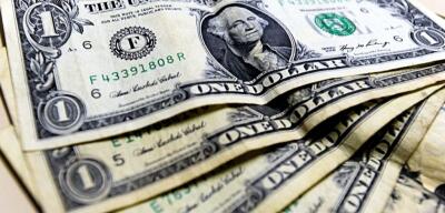 Dólar apaga queda com fala de Powell e fecha estável - Jornal de Brasília