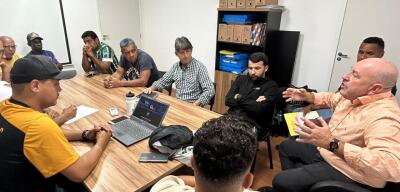 Secretaria de Esporte de Barra Mansa promove encontro com membros do futebol de base para alinhar competições