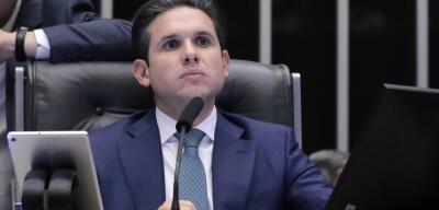 Motta cede à pressão da oposição, e Câmara votará requerimento para acelerar anistia