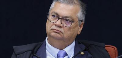 Dino manda abrir inquérito para apurar relatório da CPI da Covid que envolve Bolsonaro