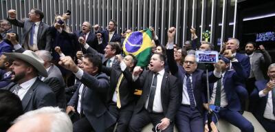 Deputados pedem desculpas por voto pela PEC da Blindagem: 'Erro gravíssimo', 'fui covarde'