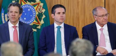 Governo vê prazo se esgotar com ameaça de o Congresso não votar isenção do IR, aposta para eleição